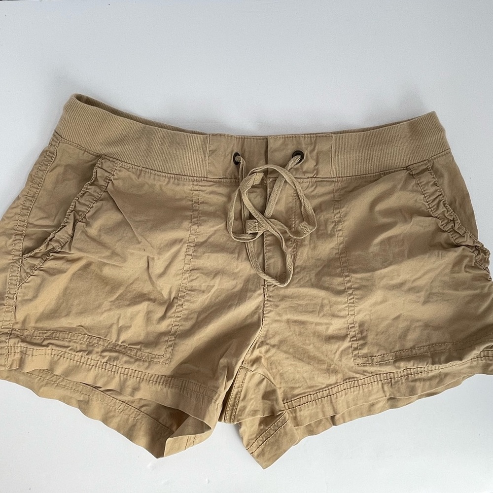 A New Approach Women Khaki Shorts Size 2